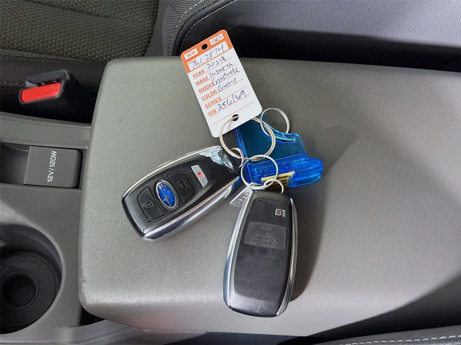 View vehicle photo 4