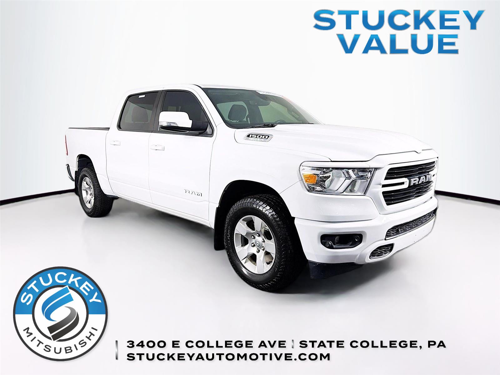 Bright White Clearcoat 2019 RAM 1500 Pickup Truck Four-Wheel Drive 8-Speed Automatic