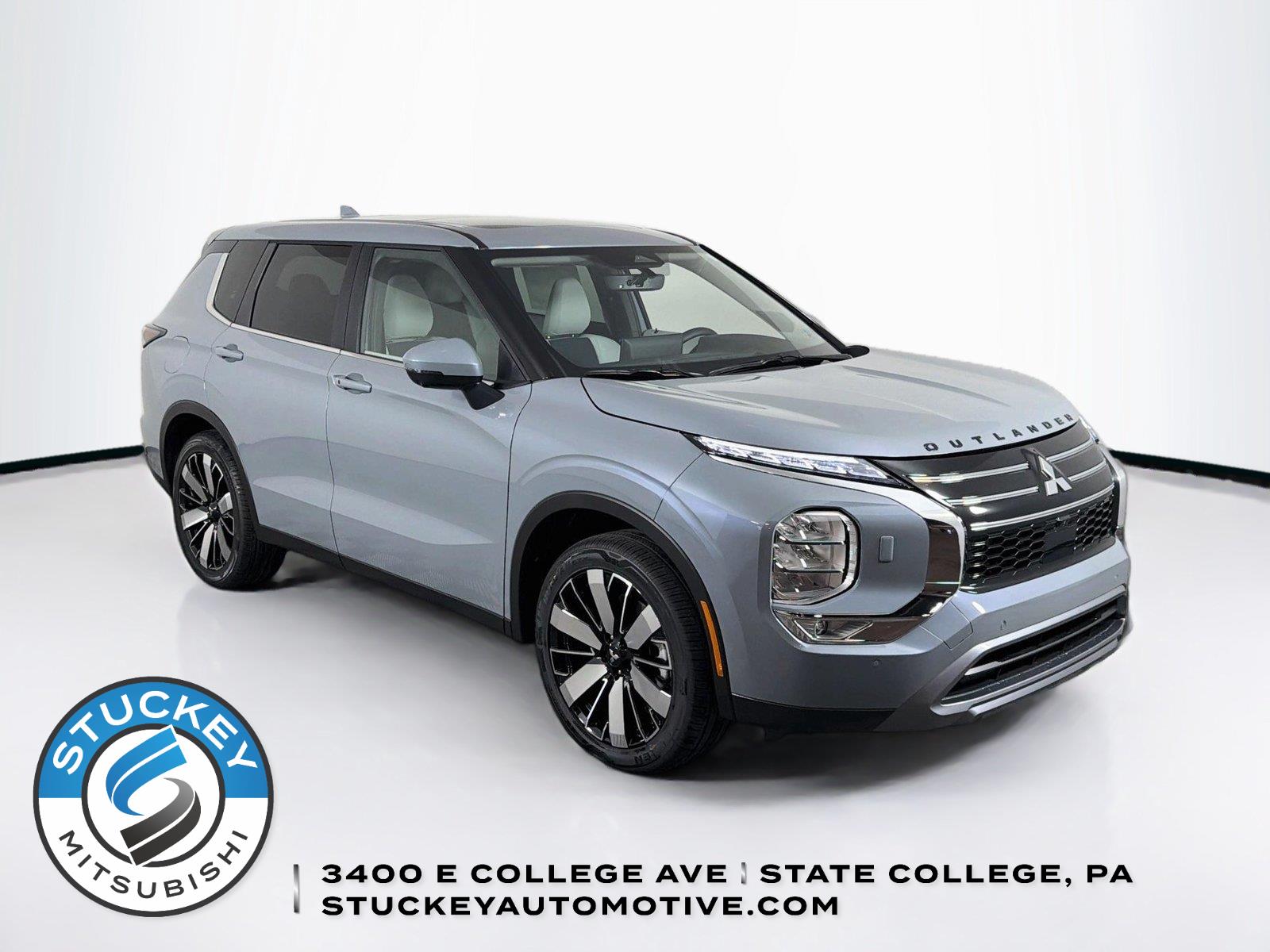 Moonstone Gray Metallic 2026 Mitsubishi Outlander SUV / Crossover Front-Wheel Drive Continuously Variable Transmission