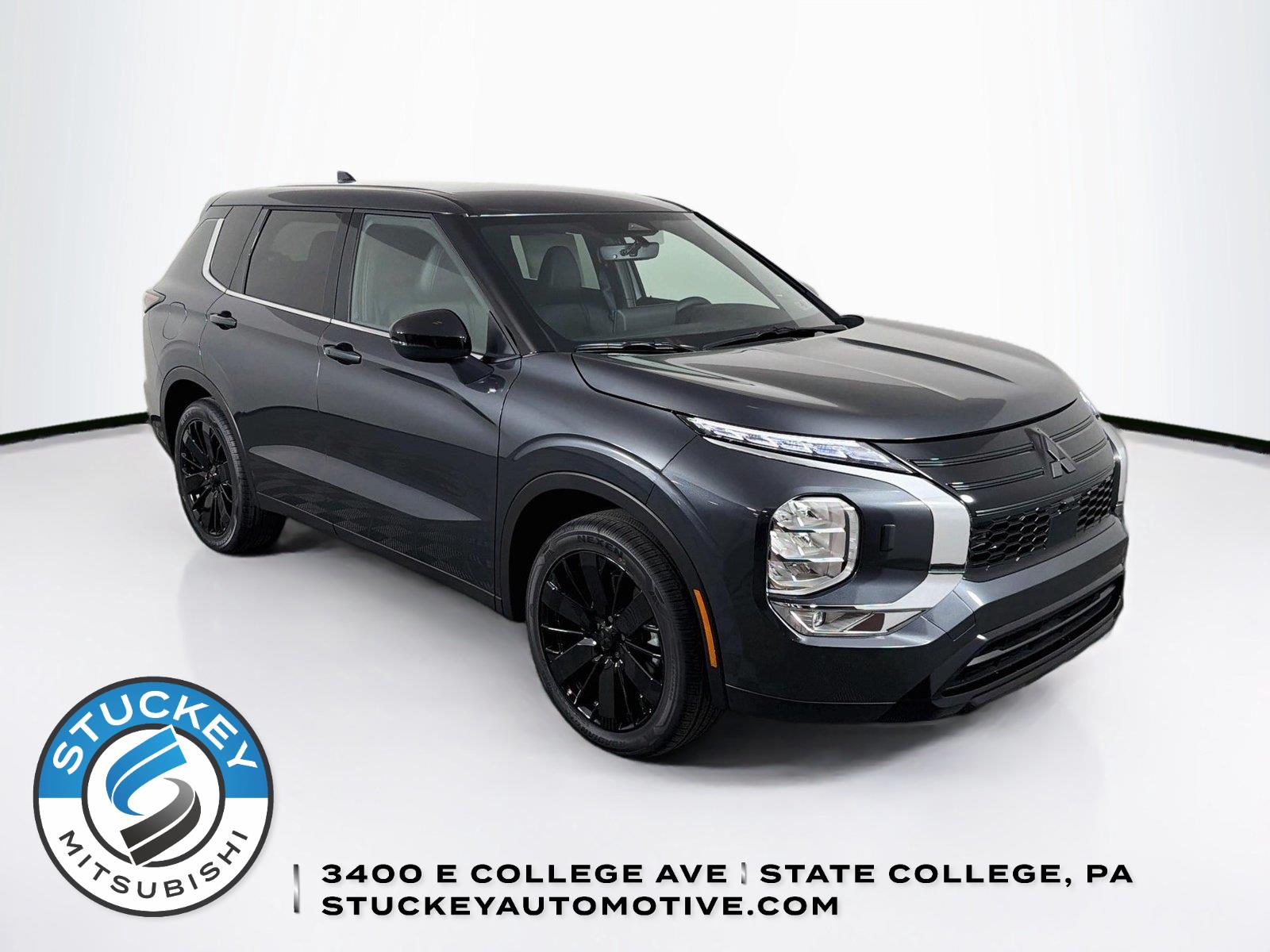 Graphite Gray 2026 Mitsubishi Outlander SUV / Crossover Front-Wheel Drive Continuously Variable Transmission
