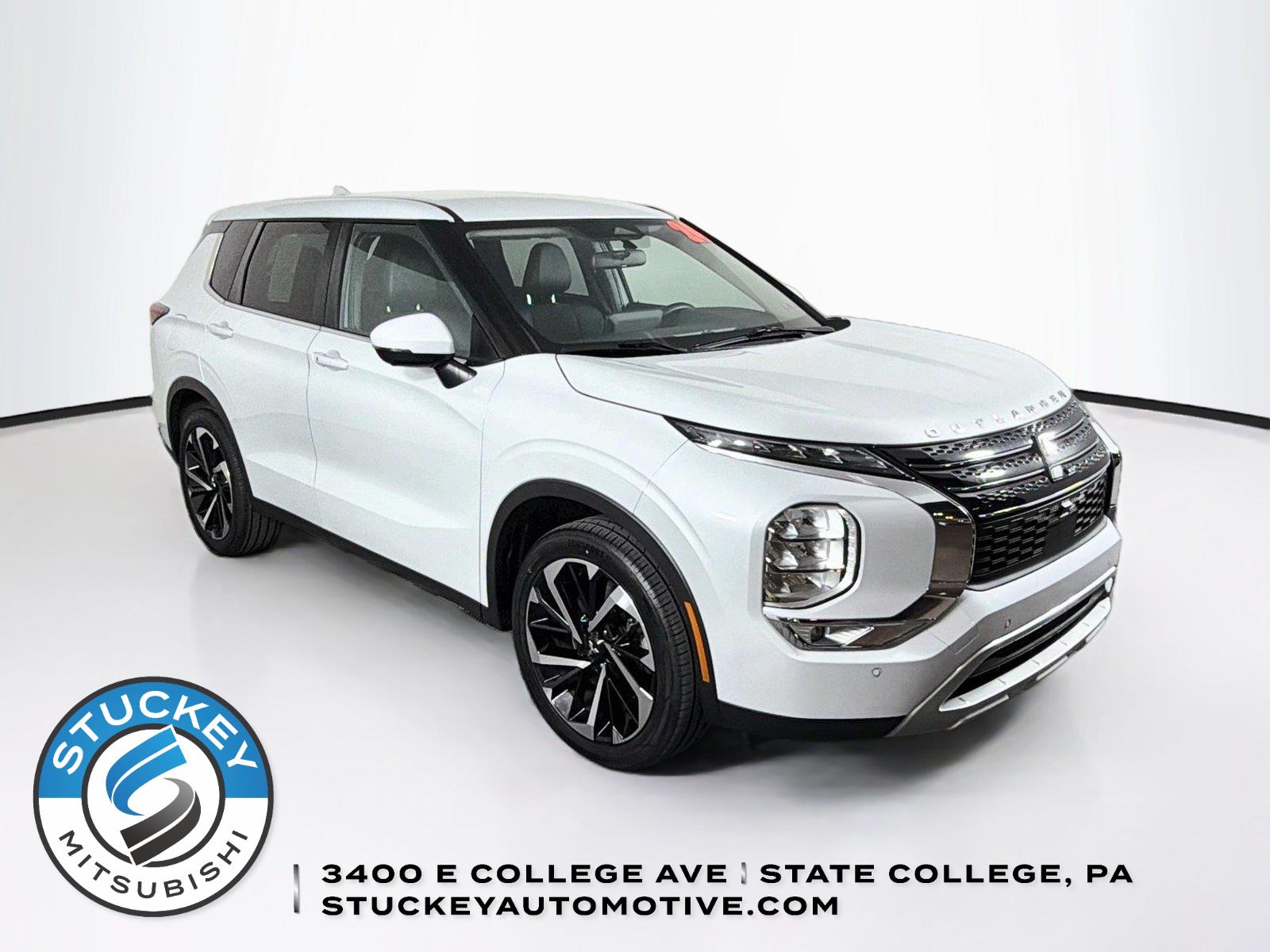White Diamond 2024 Mitsubishi Outlander SUV / Crossover Front-Wheel Drive Continuously Variable Transmission