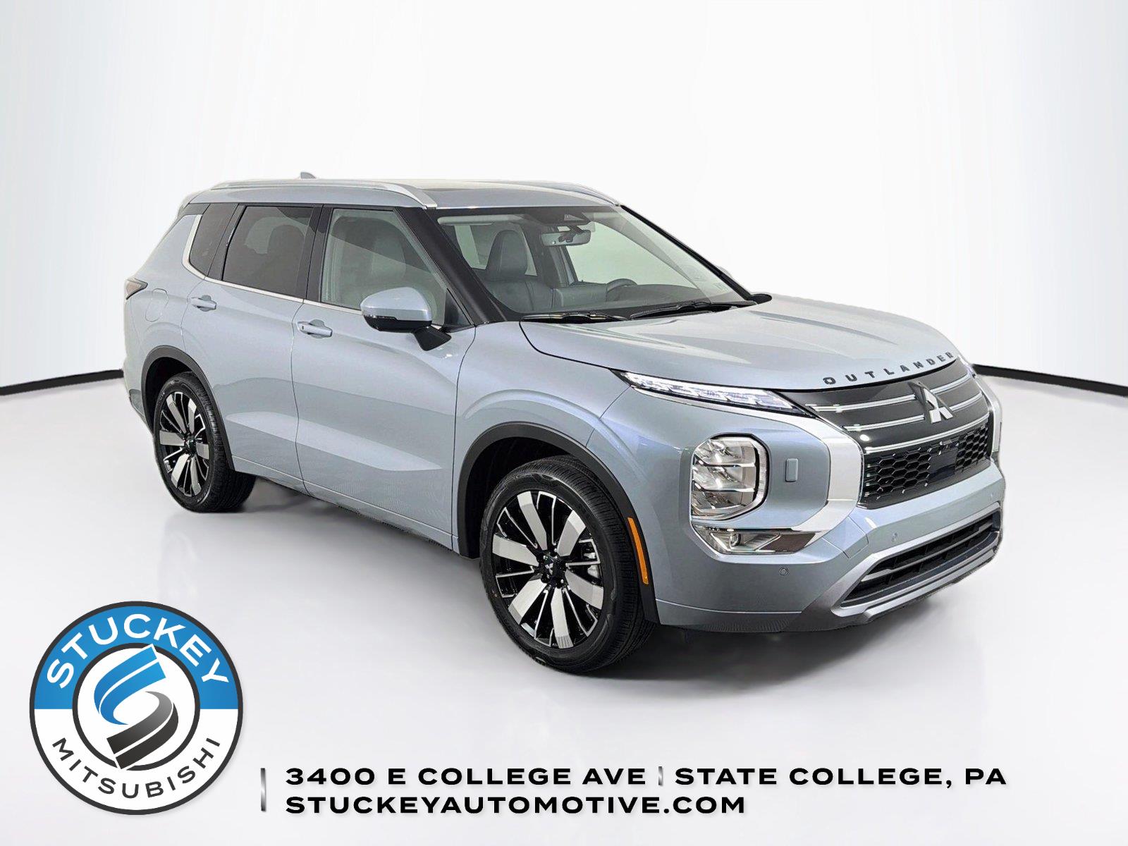 Moonstone Gray Metallic 2026 Mitsubishi Outlander SUV / Crossover Front-Wheel Drive Continuously Variable Transmission