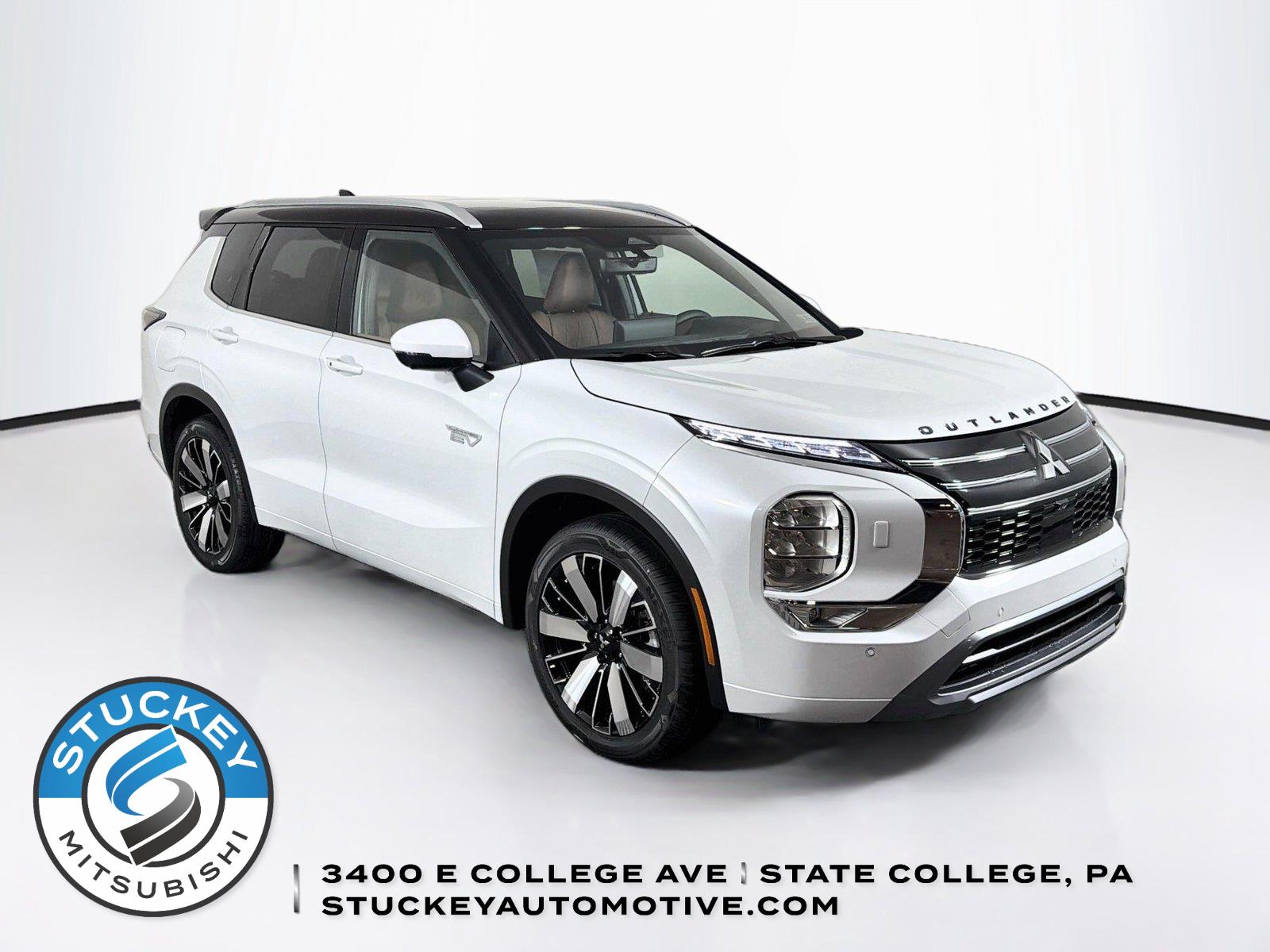 White Diamond 2026 Mitsubishi Outlander Hybrid Plug-in SUV / Crossover Automatic