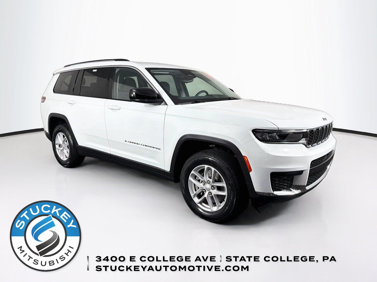 Bright White Clearcoat 2023 Jeep Grand Cherokee L SUV / Crossover Four-Wheel Drive 8-Speed Automatic