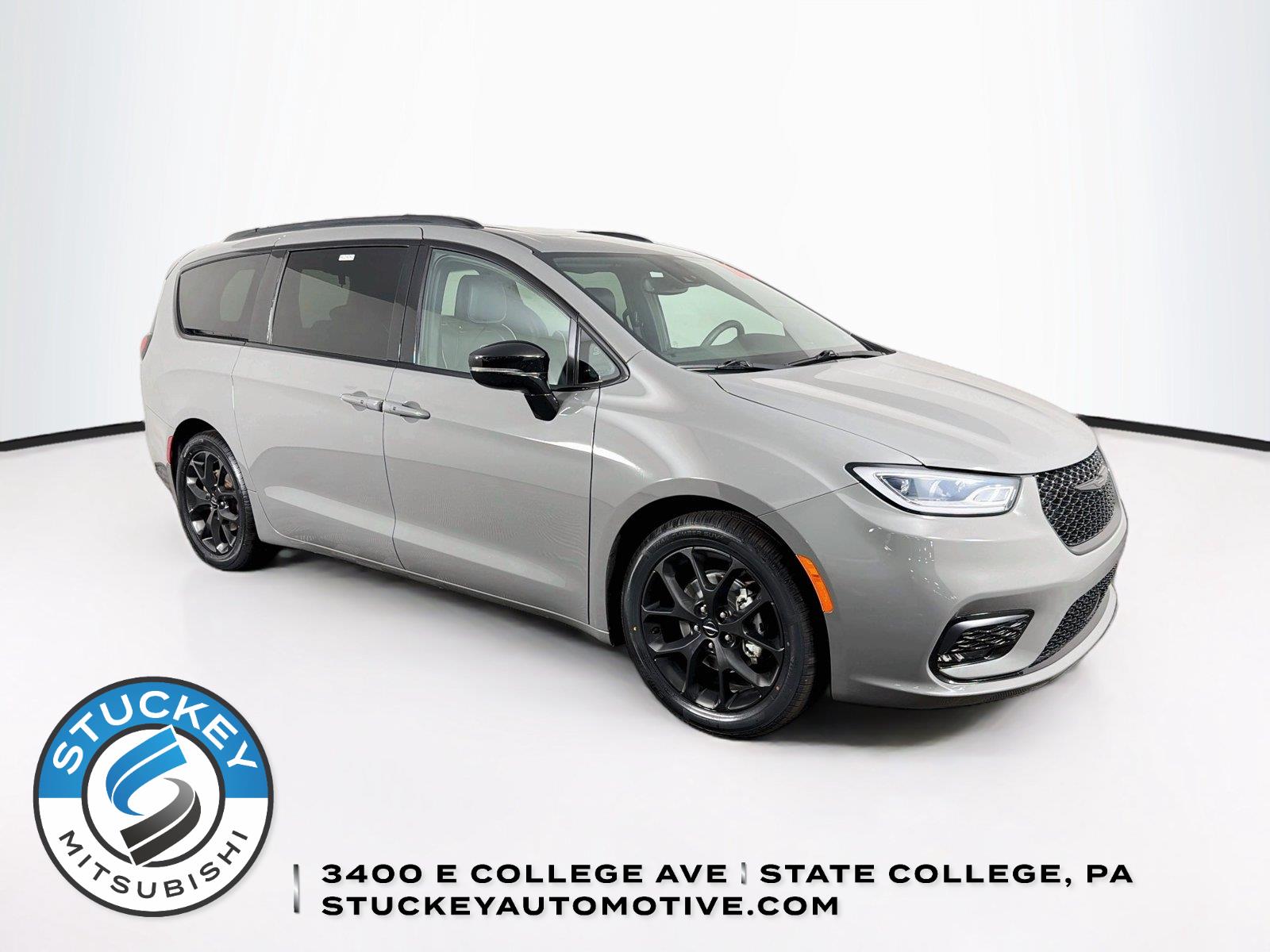 Ceramic Gray Clearcoat 2025 Chrysler Pacifica Minivan Front-Wheel Drive 9-Speed Automatic
