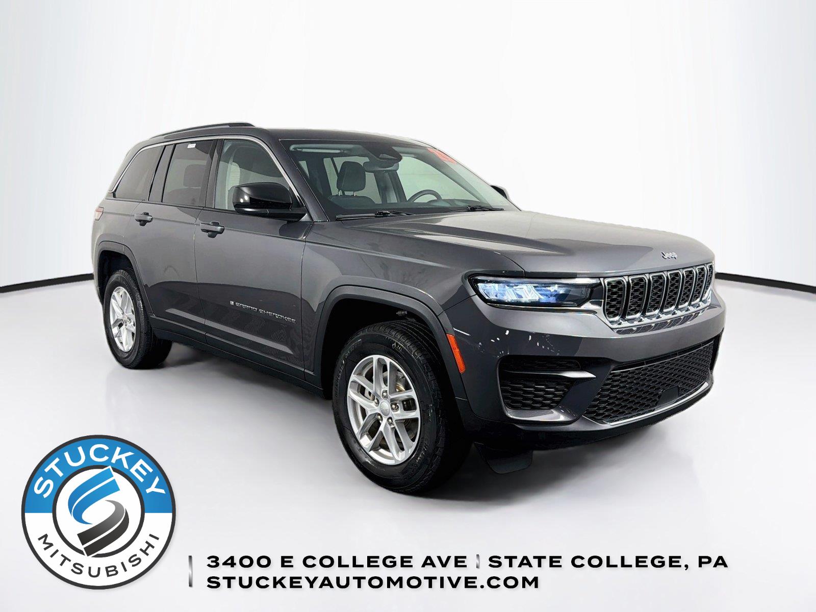 Baltic Gray Metallic Clearcoat 2023 Jeep Grand Cherokee SUV / Crossover Four-Wheel Drive 8-Speed Automatic