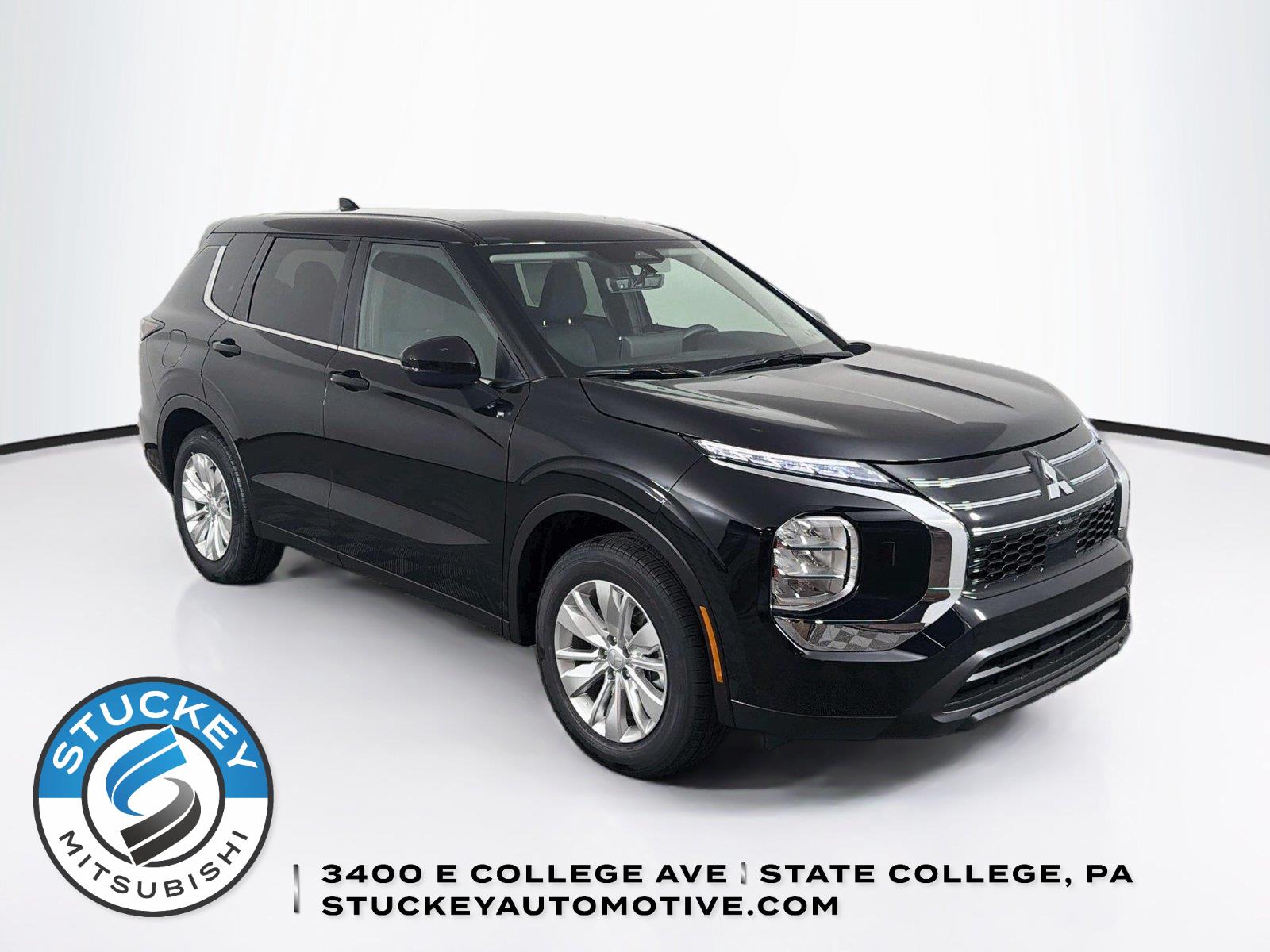 Labrador Black Pearl 2026 Mitsubishi Outlander SUV / Crossover Front-Wheel Drive Continuously Variable Transmission