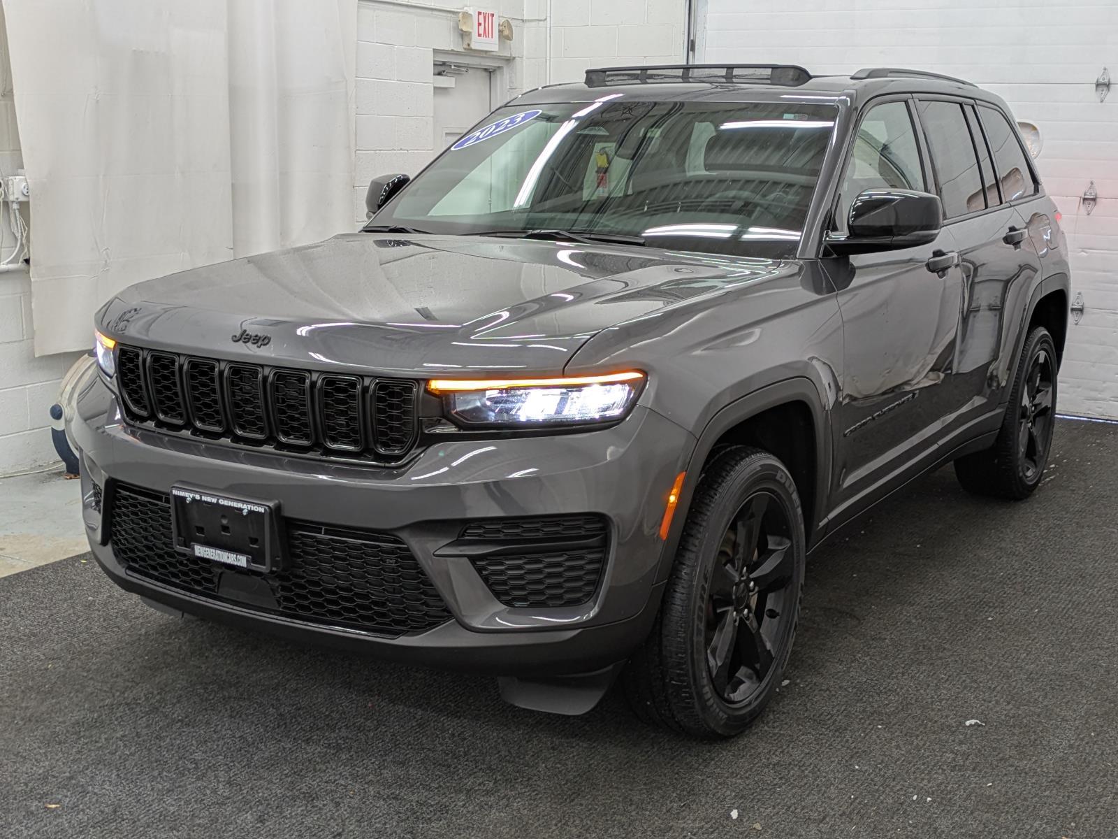 2023 Jeep Grand Cherokee Altitude 4WD
