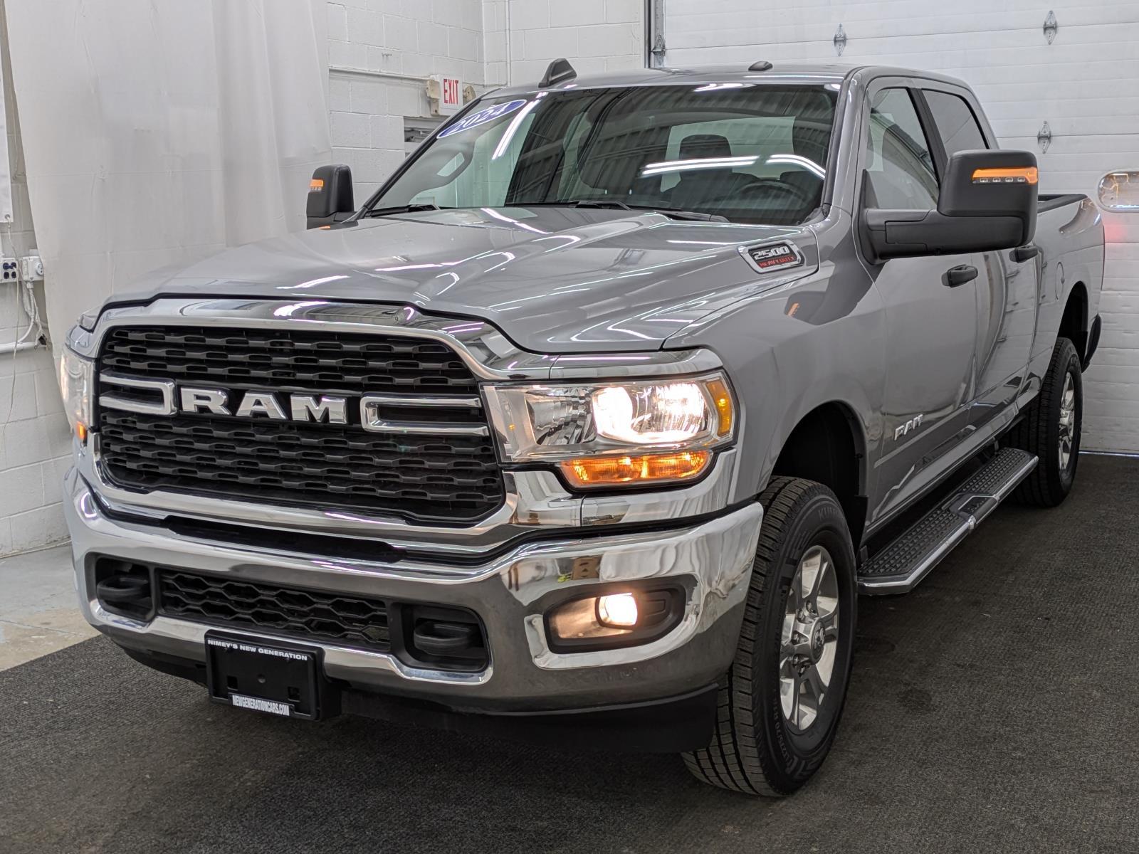 2024 RAM 2500 Big Horn Crew Cab 4WD