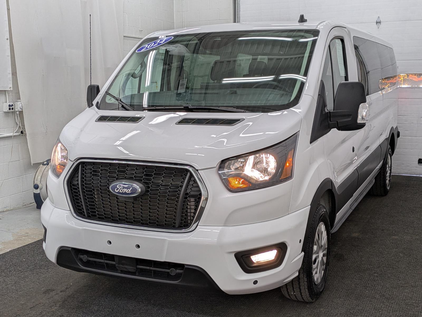 2024 Ford Transit Passenger 350 XLT Low Roof LB RWD