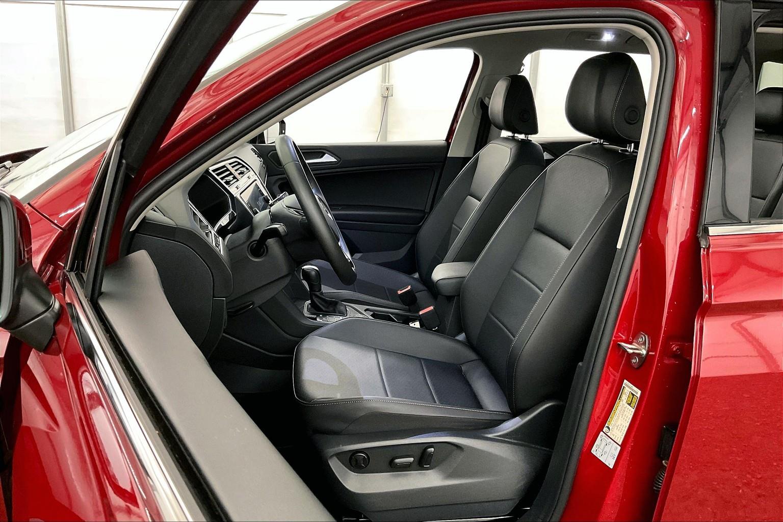 Best interior detailing service for your car - 17019