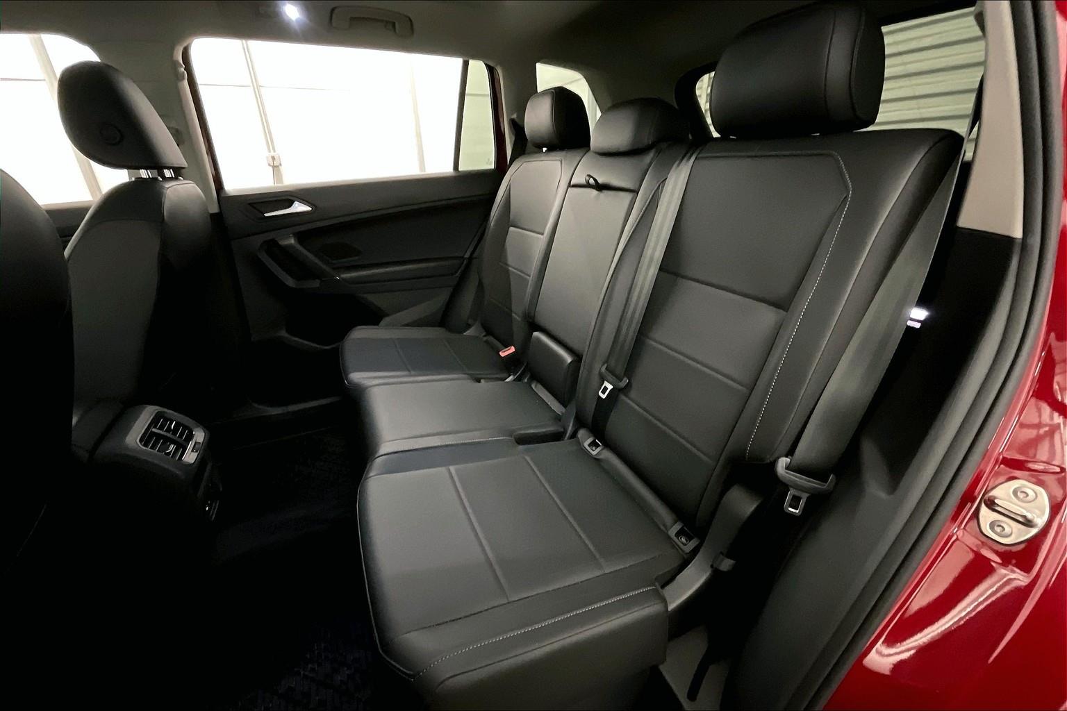 Best interior detailing service for your car - 17019