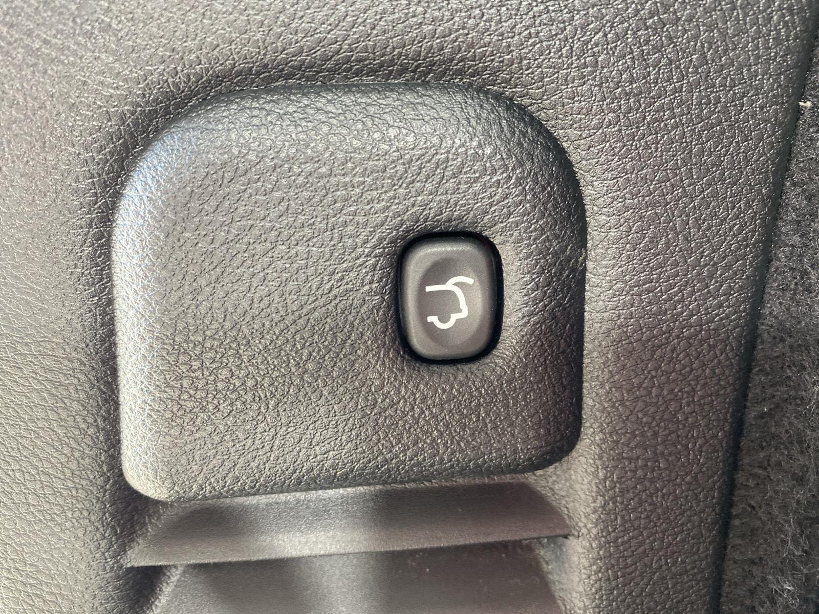 Used 2025 White Knuckle Dodge R/T image 8