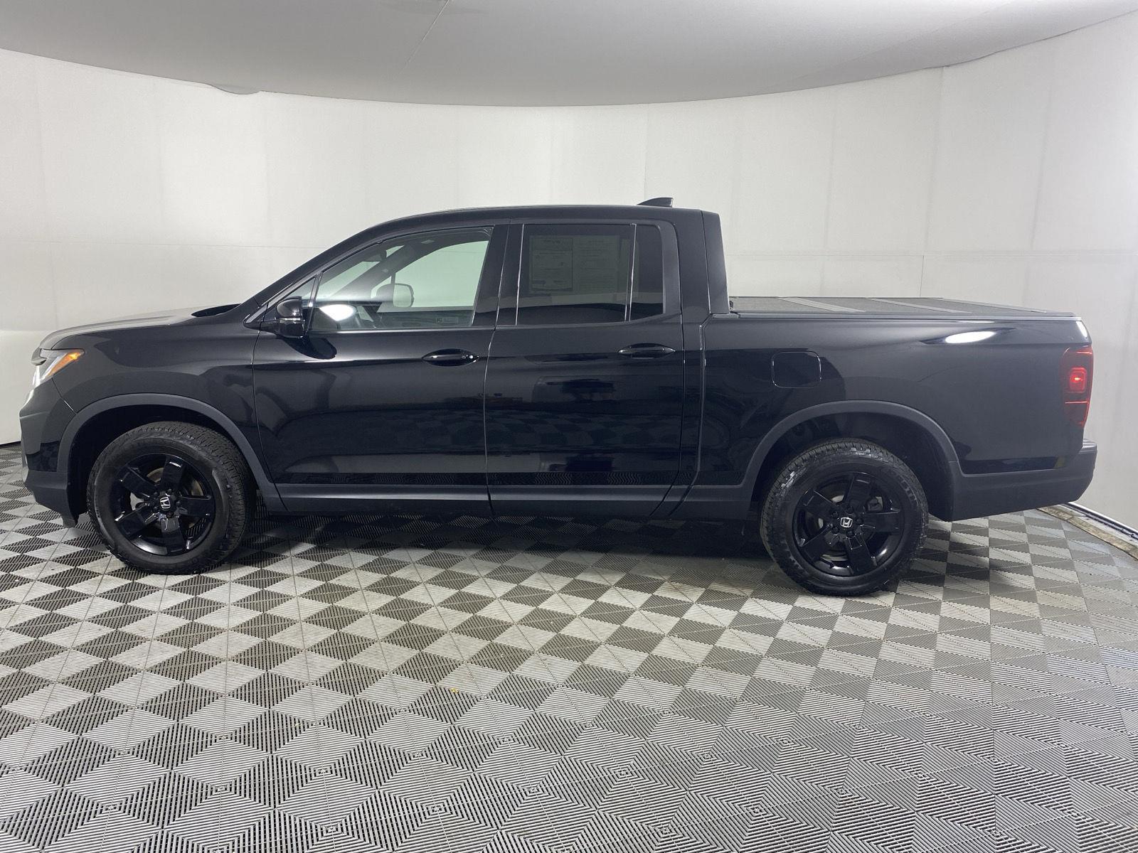 Used 2025 Crystal Black Pearl Honda Black Edition image 4