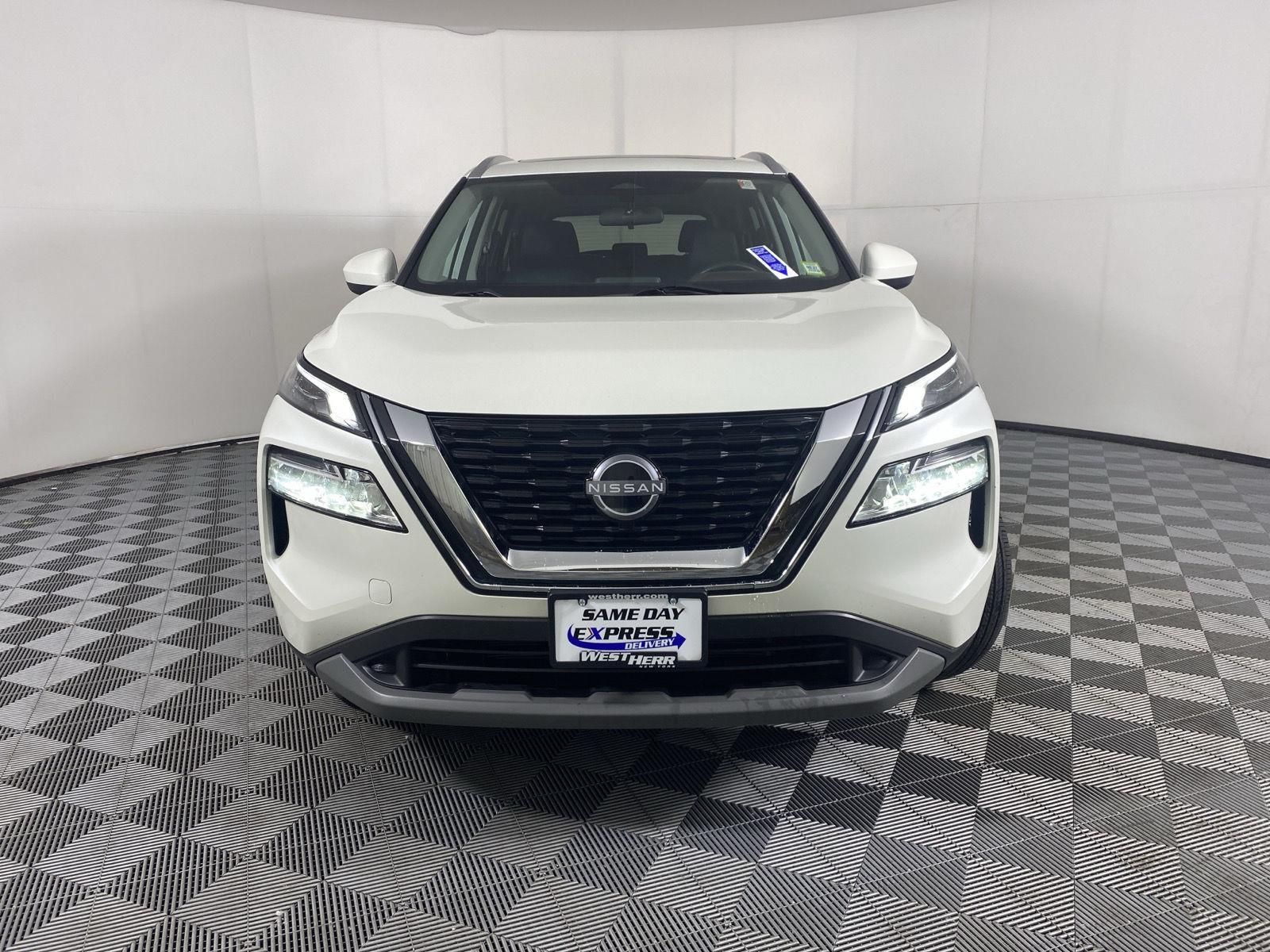 Used 2023 Pearl White Tricoat Nissan SV image 2