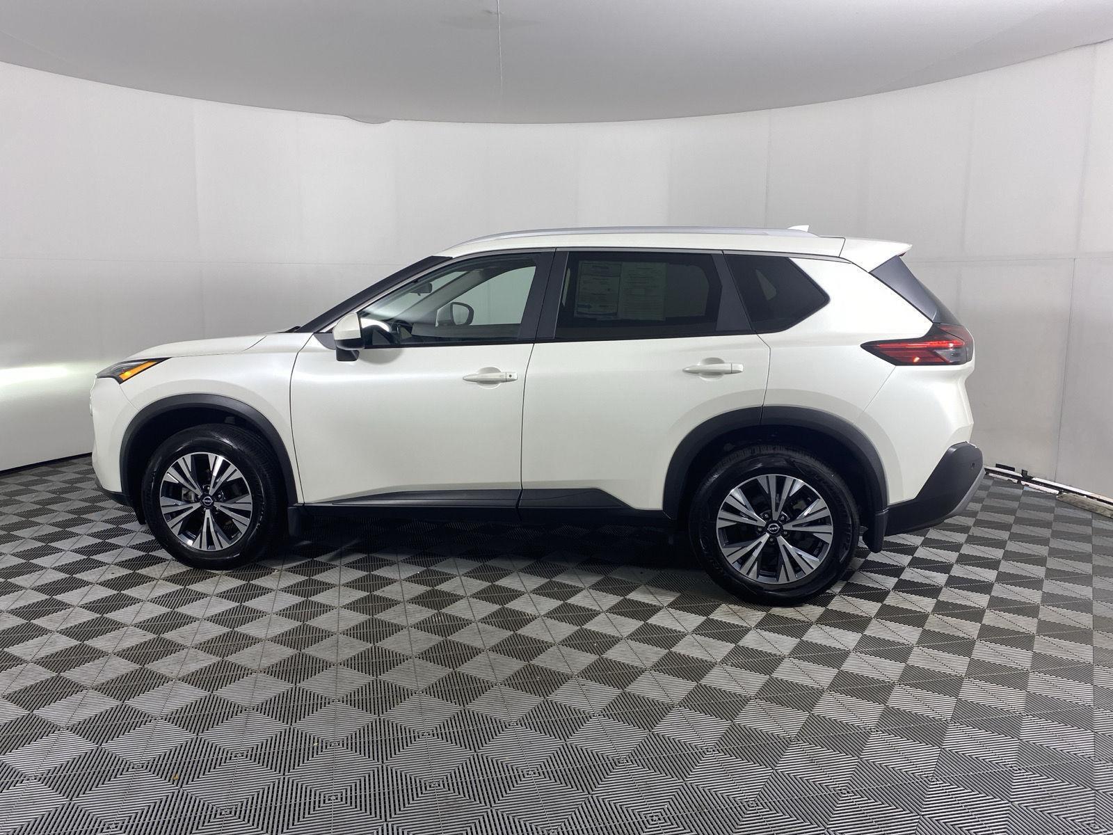 Used 2023 Pearl White Tricoat Nissan SV image 4