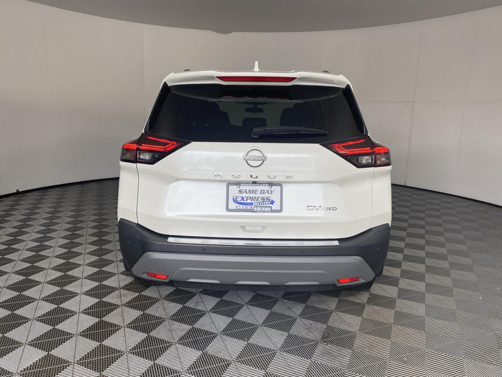 Used 2023 Pearl White Tricoat Nissan SV image 6