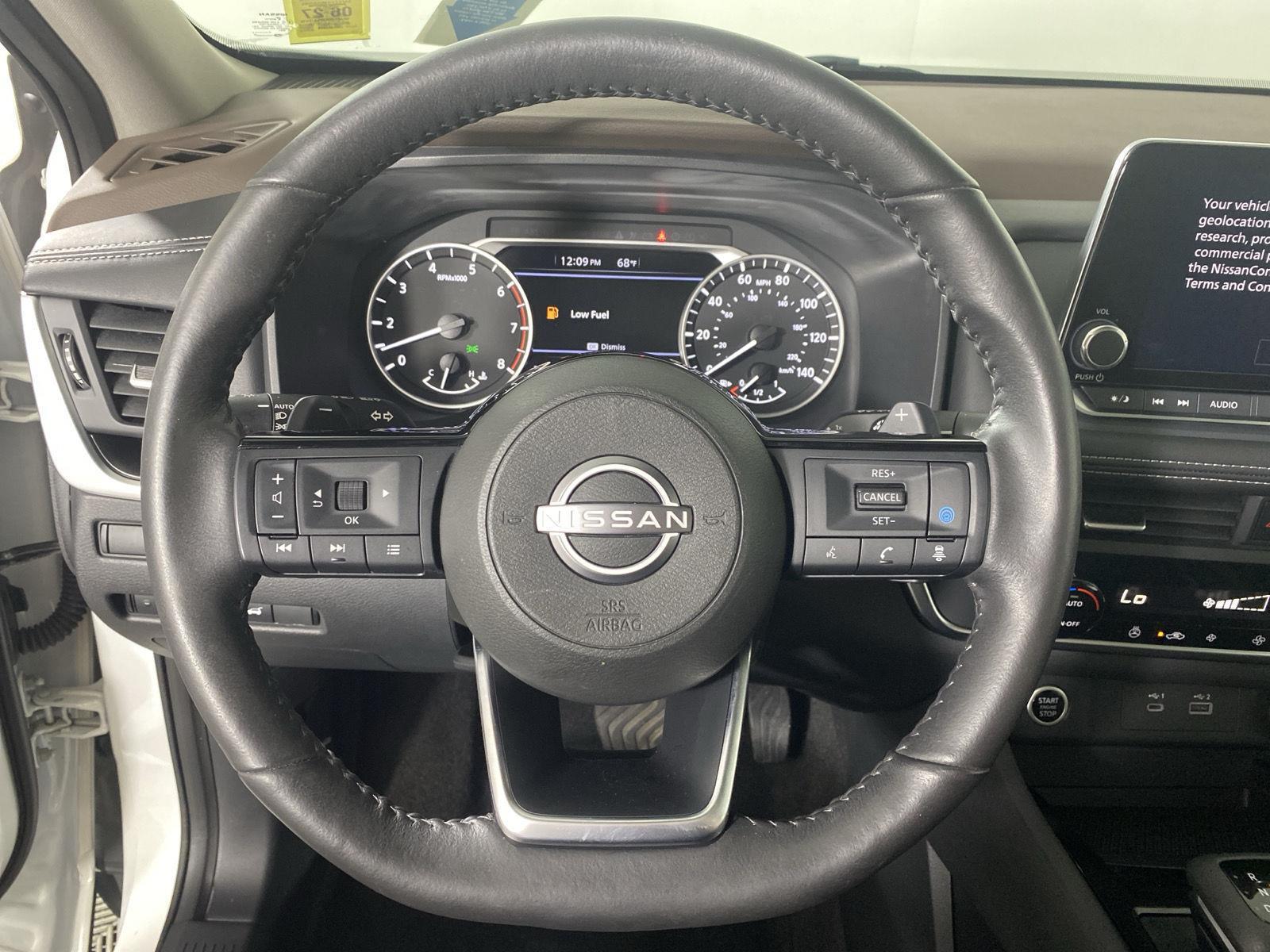 Used 2023 Pearl White Tricoat Nissan SV image 15