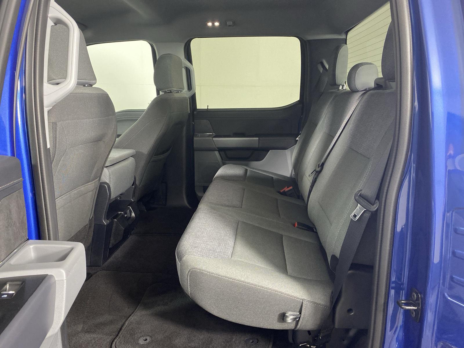 Used 2025 Atlas Blue Ford XLT image 19