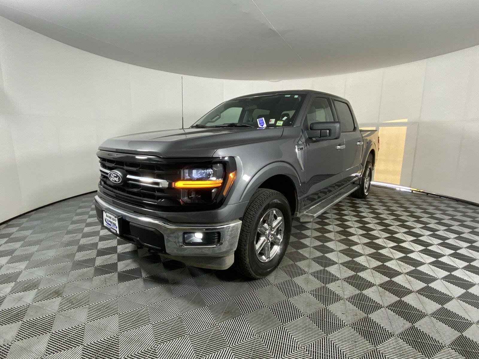 Used 2025 Carbonized Gray Ford XLT image 3