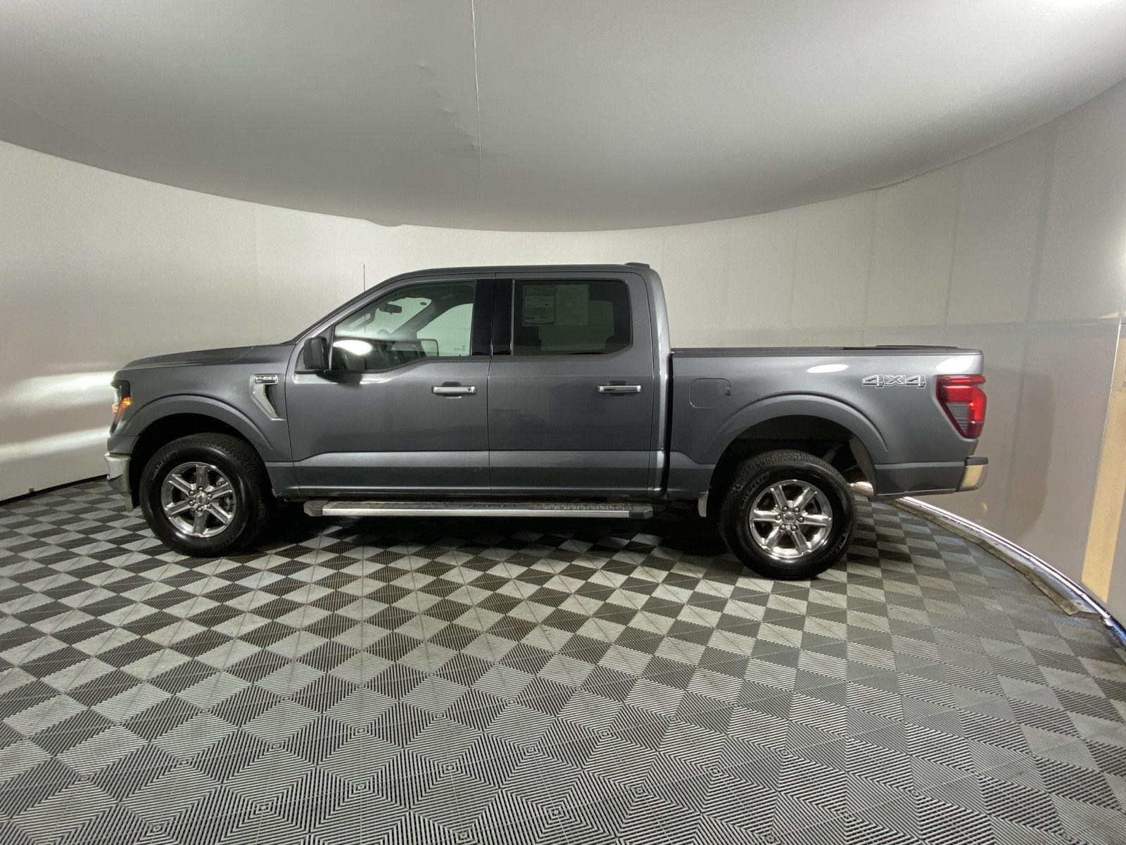 Used 2025 Carbonized Gray Ford XLT image 4