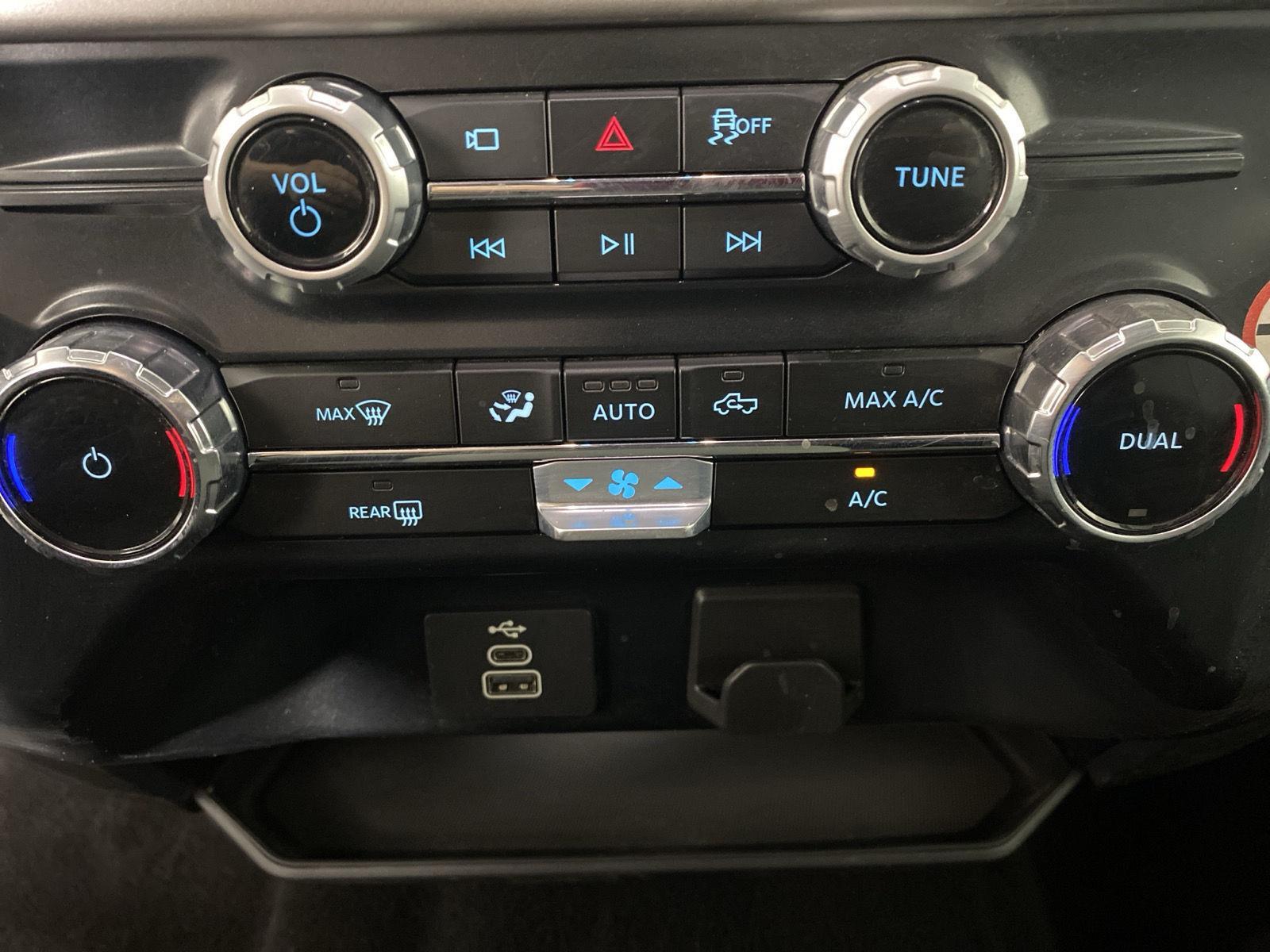 Used 2025 Carbonized Gray Ford XLT image 18