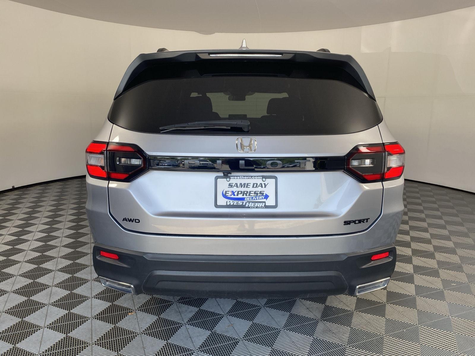 Used 2025 Lunar Silver Metallic Honda Sport image 6