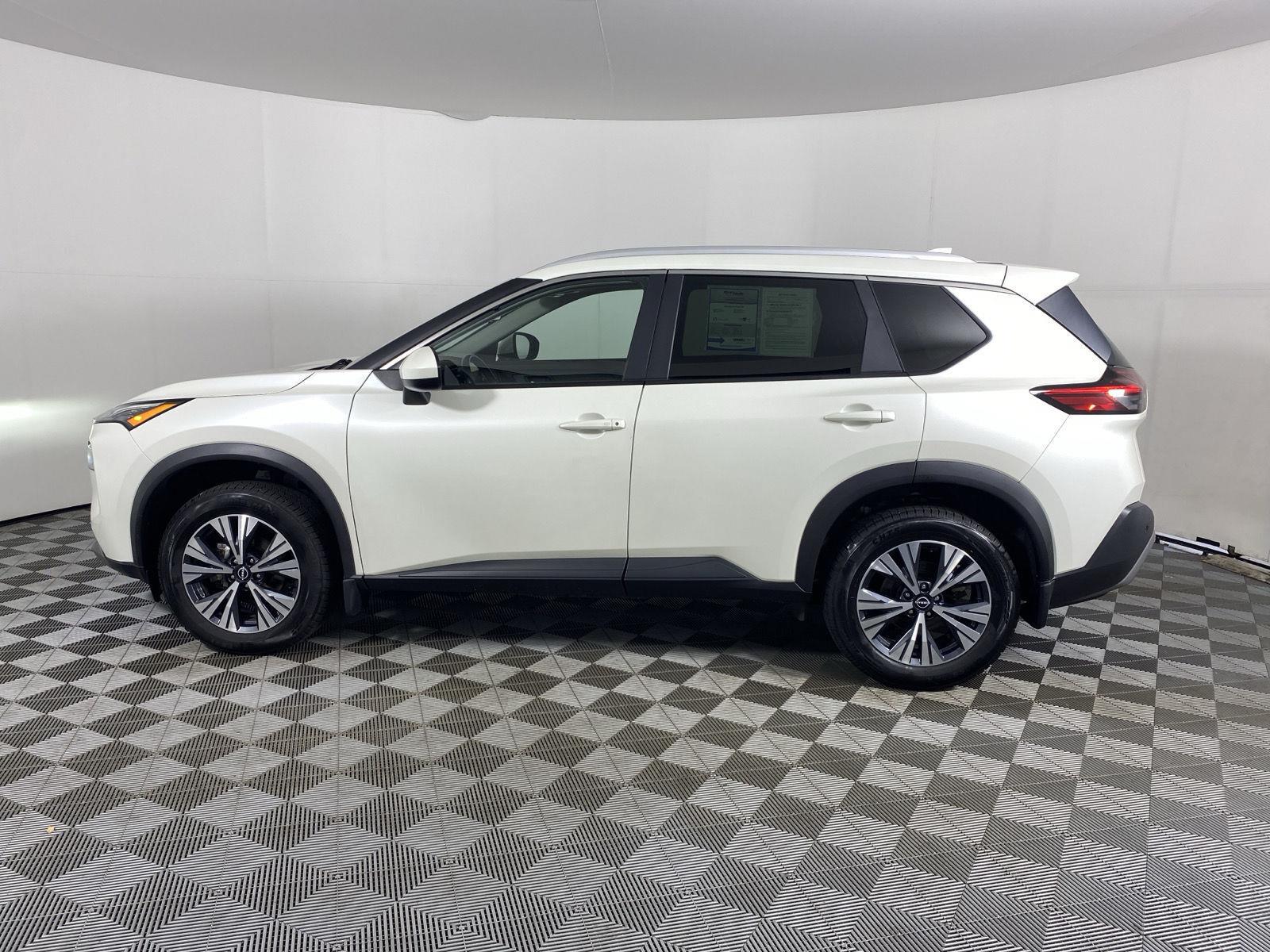 Certified Used 2023 Pearl White Tricoat Nissan SV image 4