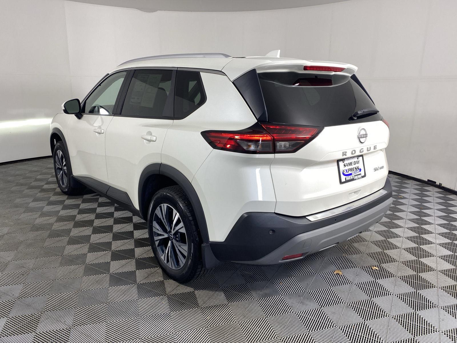 Certified Used 2023 Pearl White Tricoat Nissan SV image 5