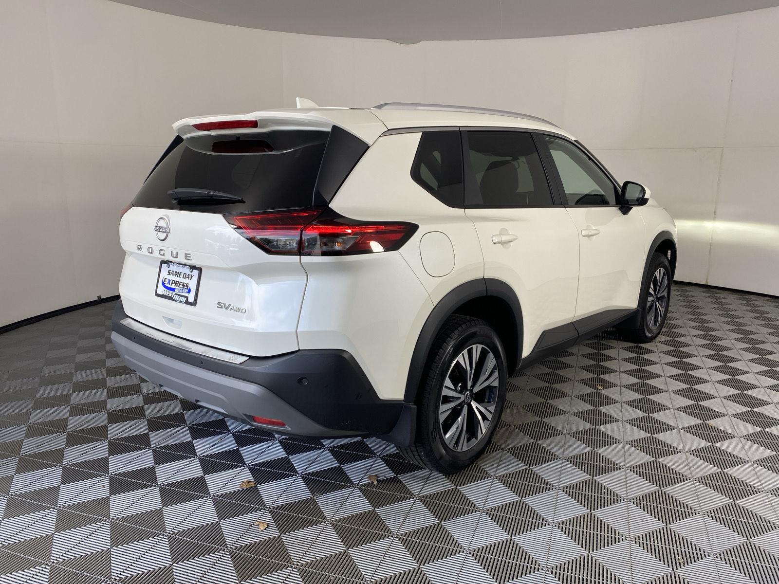 Certified Used 2023 Pearl White Tricoat Nissan SV image 9