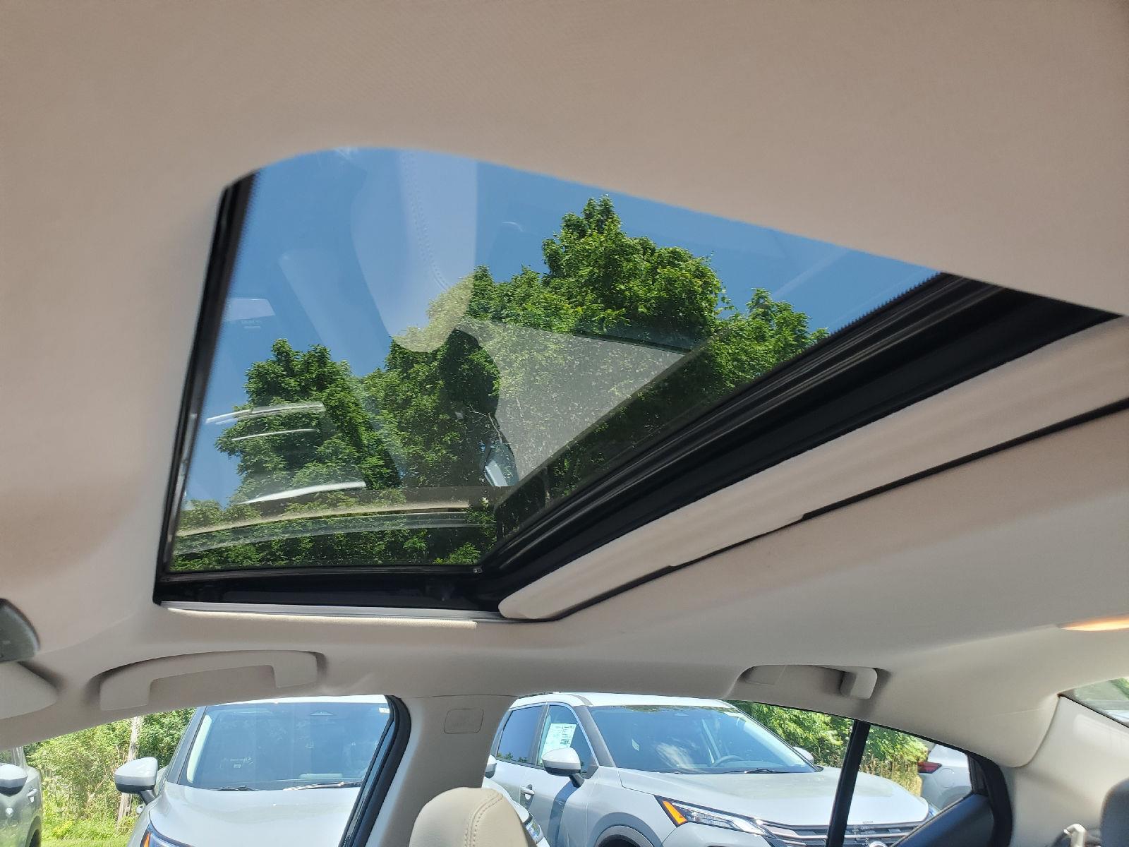 Used 2023 Super Black Nissan 2.5 SL image 7