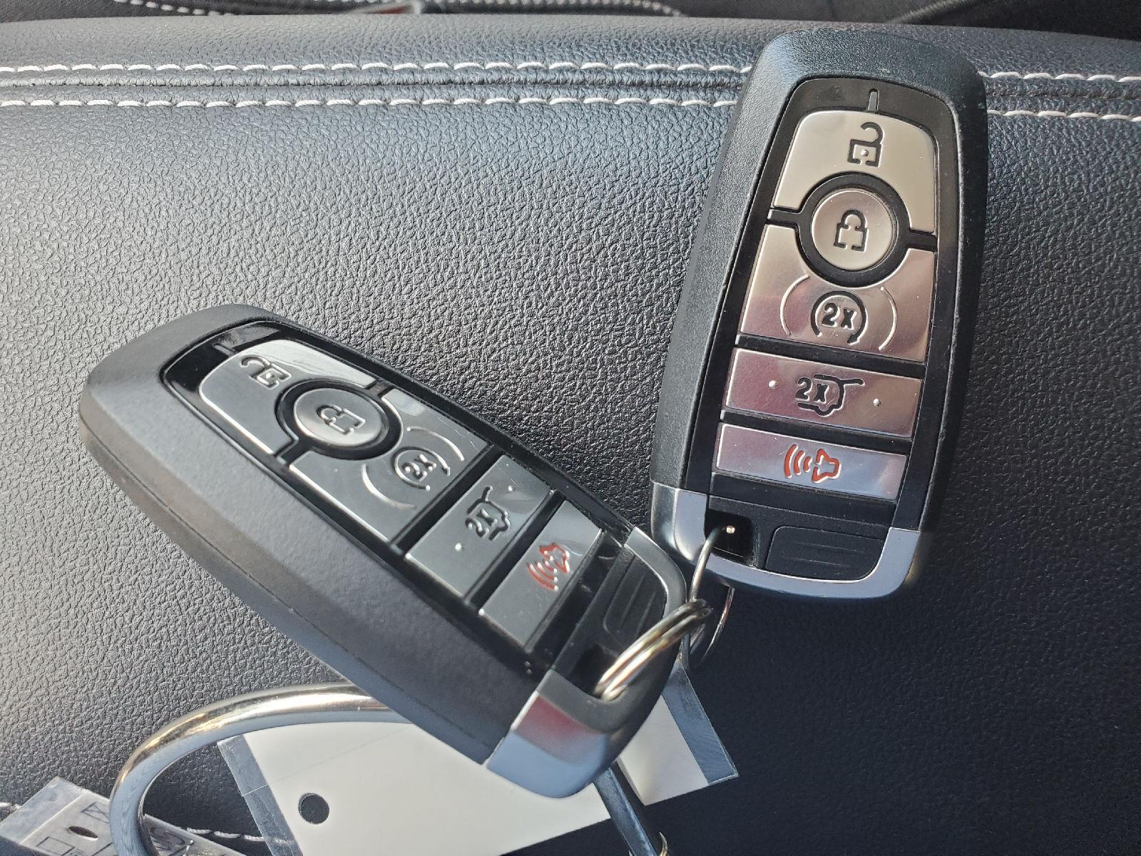 Used 2023 Vapor Blue Ford Active image 18