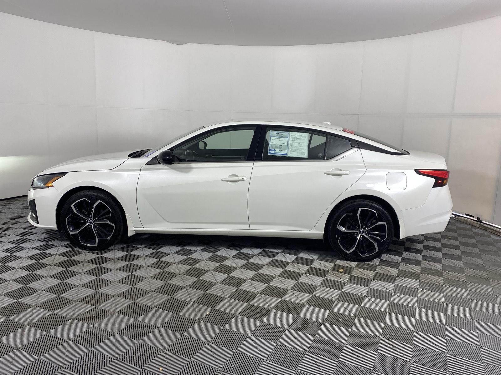Certified Used 2023 Pearl White Tricoat Nissan 2.5 SR image 4