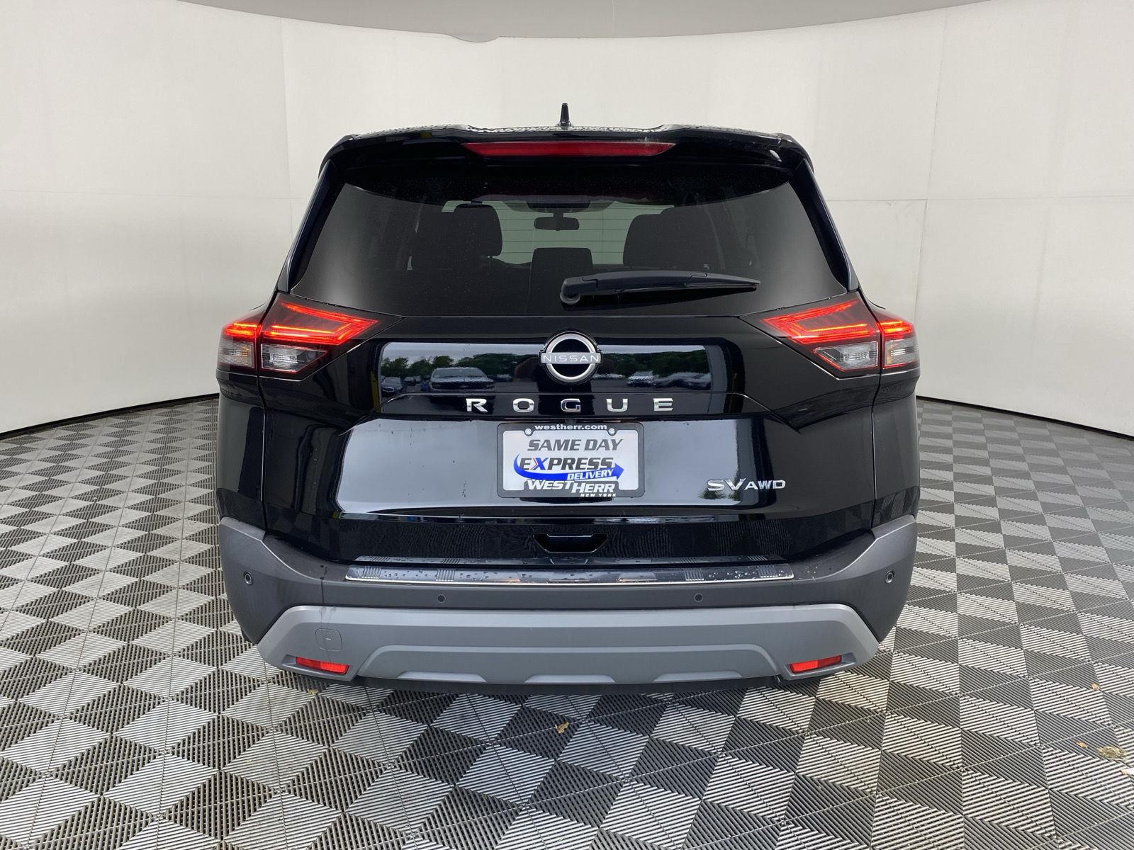 Used 2023 Super Black Nissan SV image 6