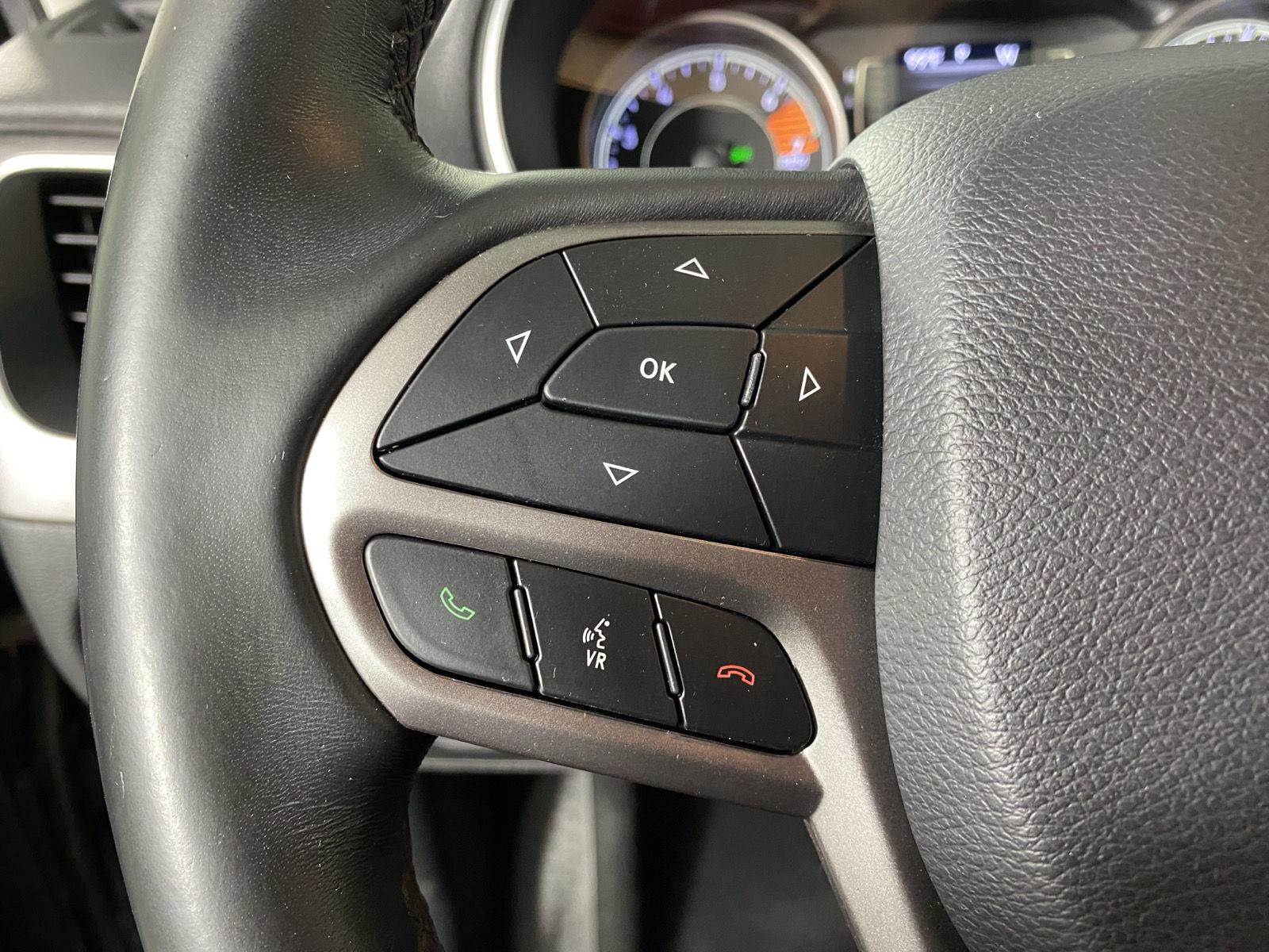 Used 2019 Granite Crystal Metallic Clearcoat Jeep Latitude Plus image 14