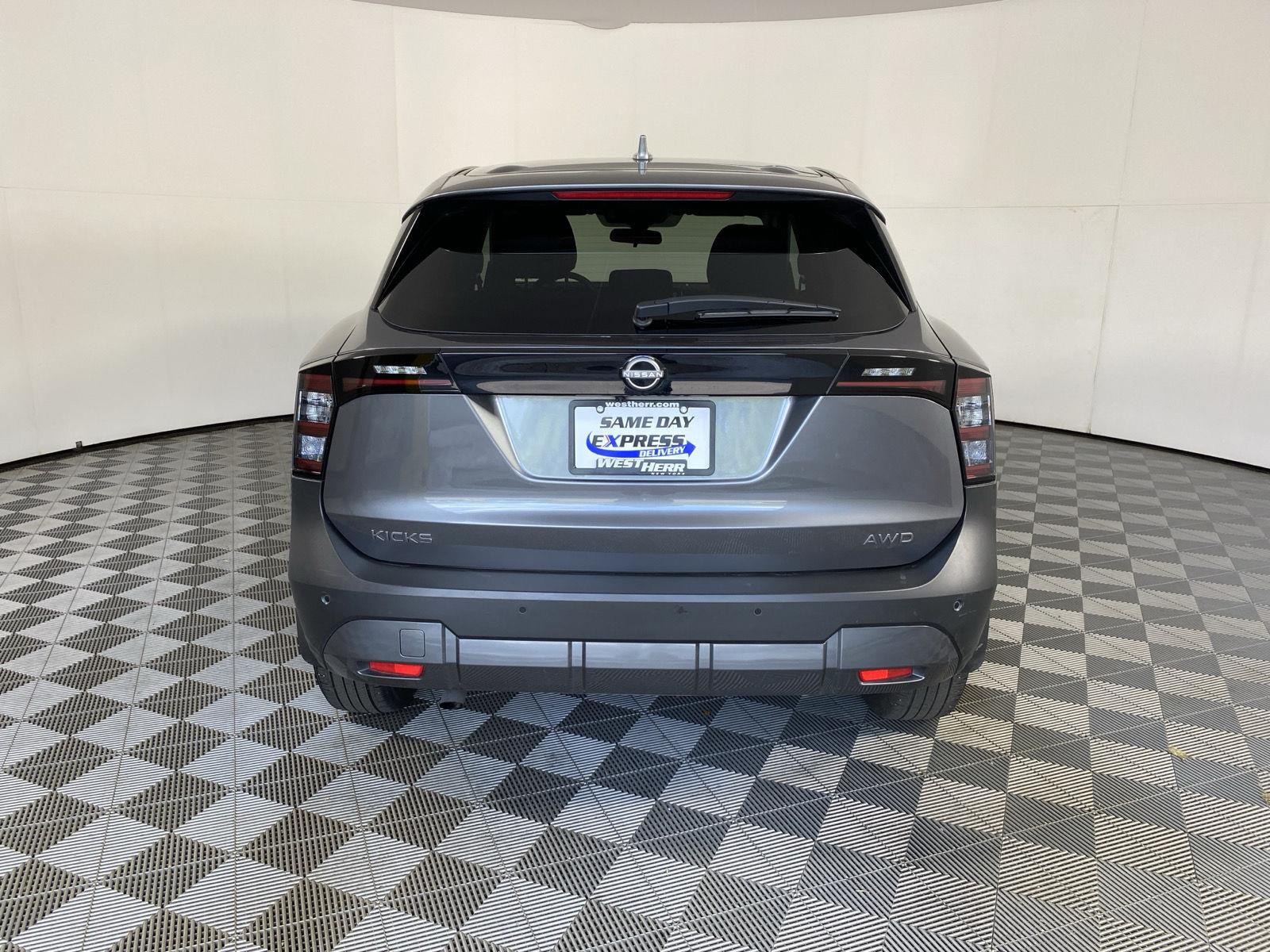 Used 2025 Gun Metallic Nissan SV image 6
