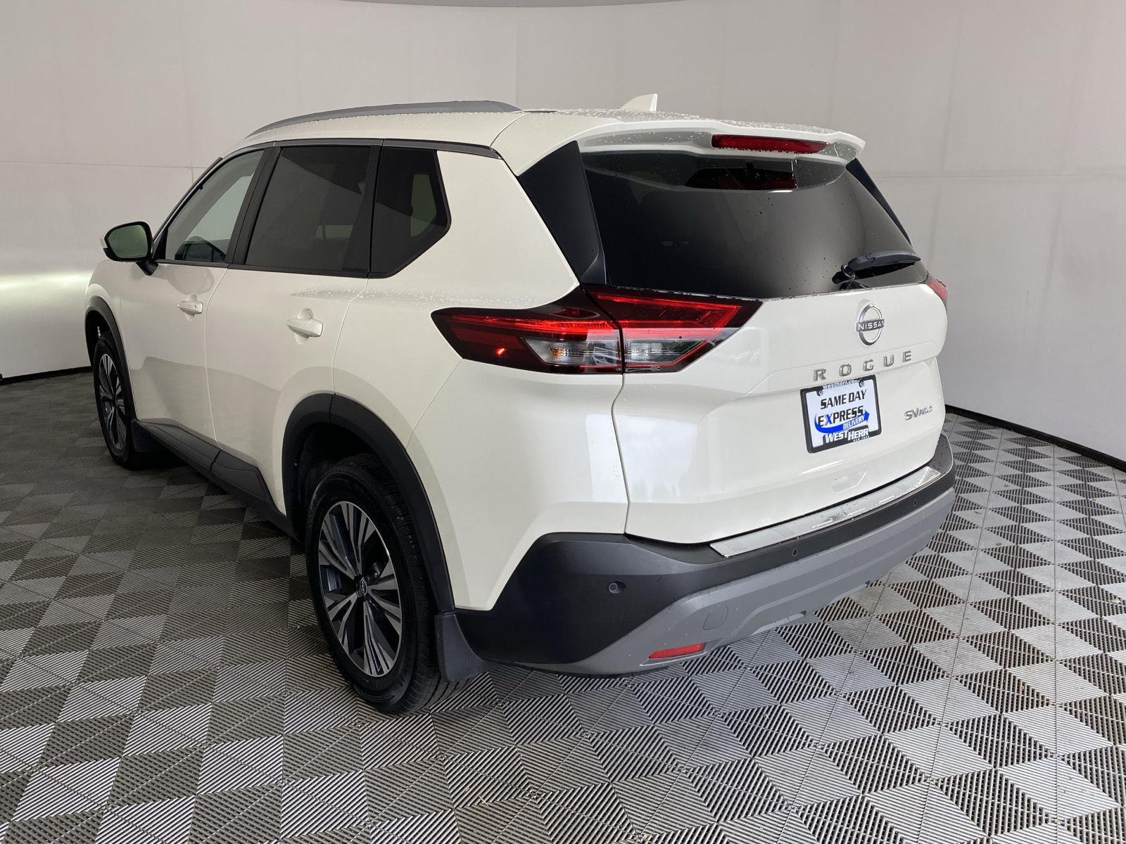 Certified Used 2023 Pearl White Tricoat Nissan SV image 5