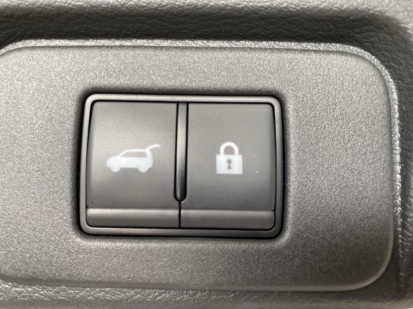 Certified Used 2023 Pearl White Tricoat Nissan SV image 8
