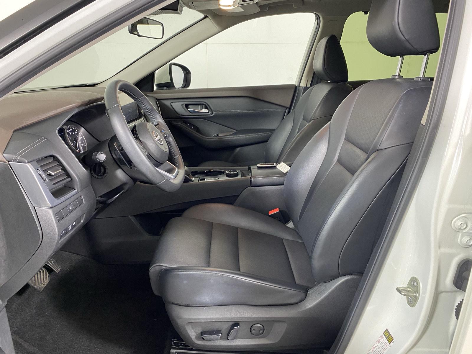 Certified Used 2023 Pearl White Tricoat Nissan SV image 13