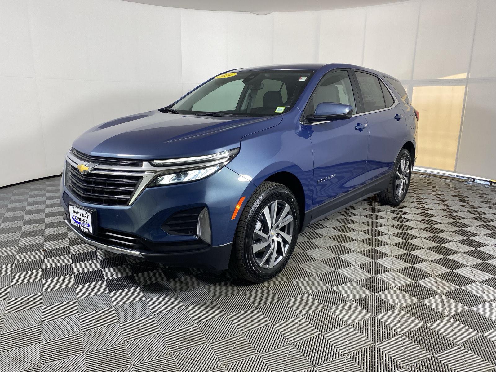 Used 2024 Lakeshore Blue Metallic Chevrolet LT image 3