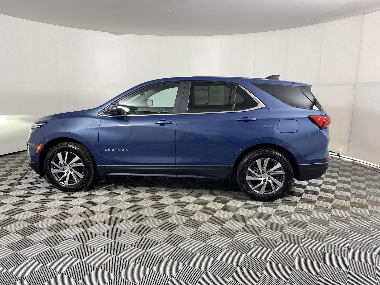 Used 2024 Lakeshore Blue Metallic Chevrolet LT image 4