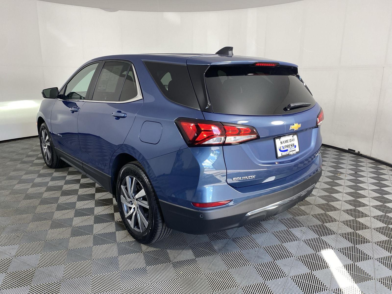Used 2024 Lakeshore Blue Metallic Chevrolet LT image 5