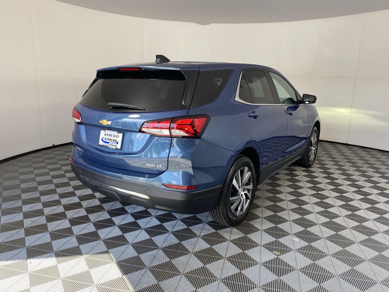 Used 2024 Lakeshore Blue Metallic Chevrolet LT image 9