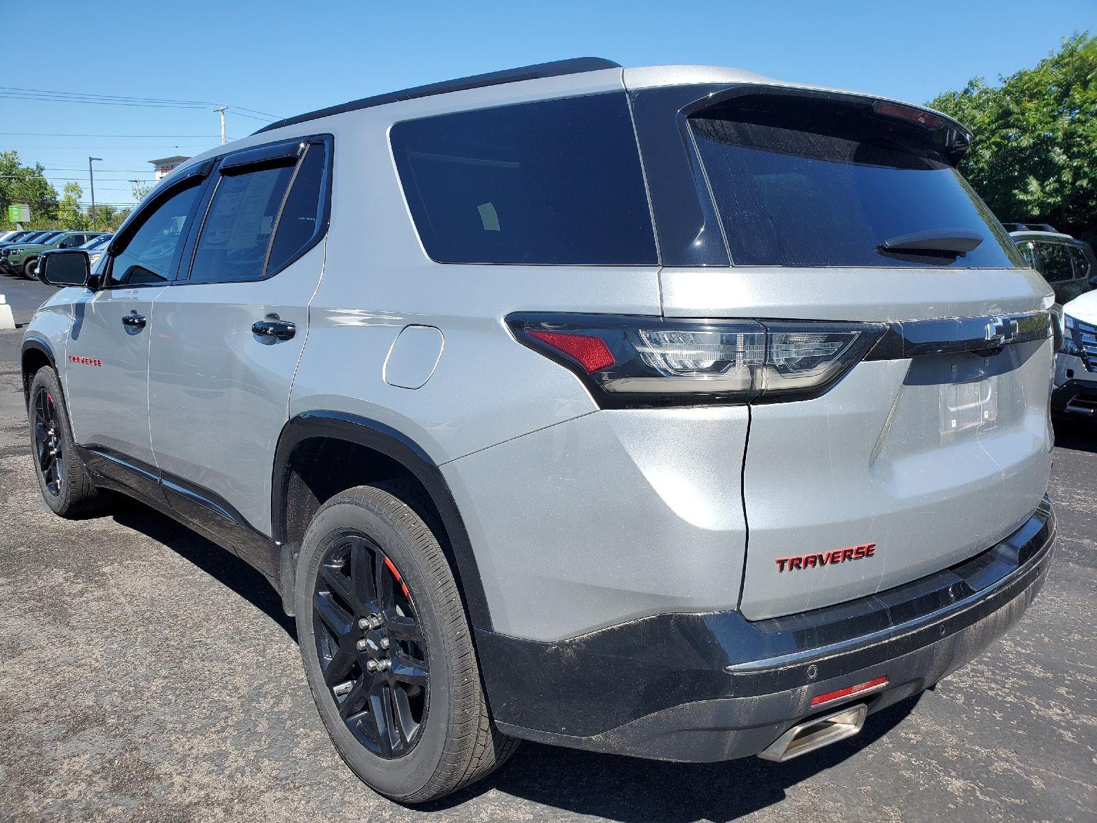 Used 2019 Silver Ice Metallic Chevrolet Premier image 3