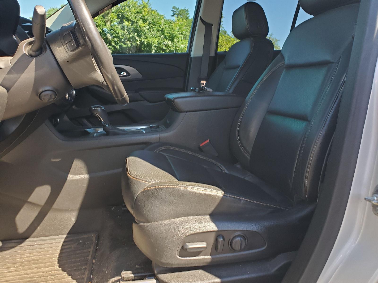 Used 2019 Silver Ice Metallic Chevrolet Premier image 10