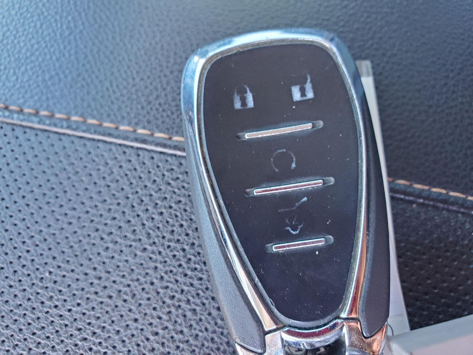 Used 2019 Silver Ice Metallic Chevrolet Premier image 24