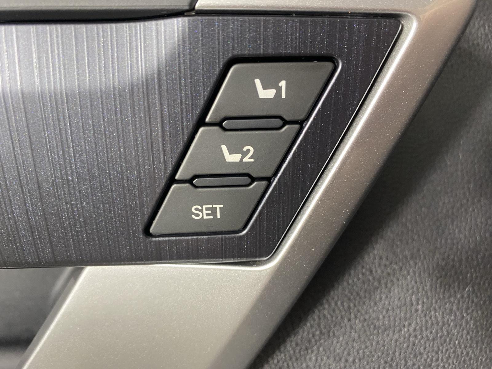 Used 2025 Magnetic Gray Metallic Toyota Platinum image 23