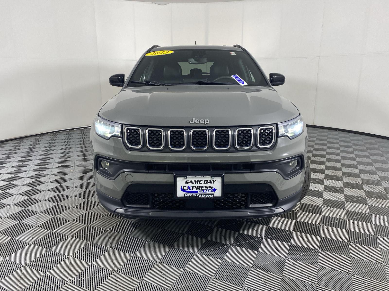 Used 2023 Sting-Gray Clearcoat Jeep Latitude image 2