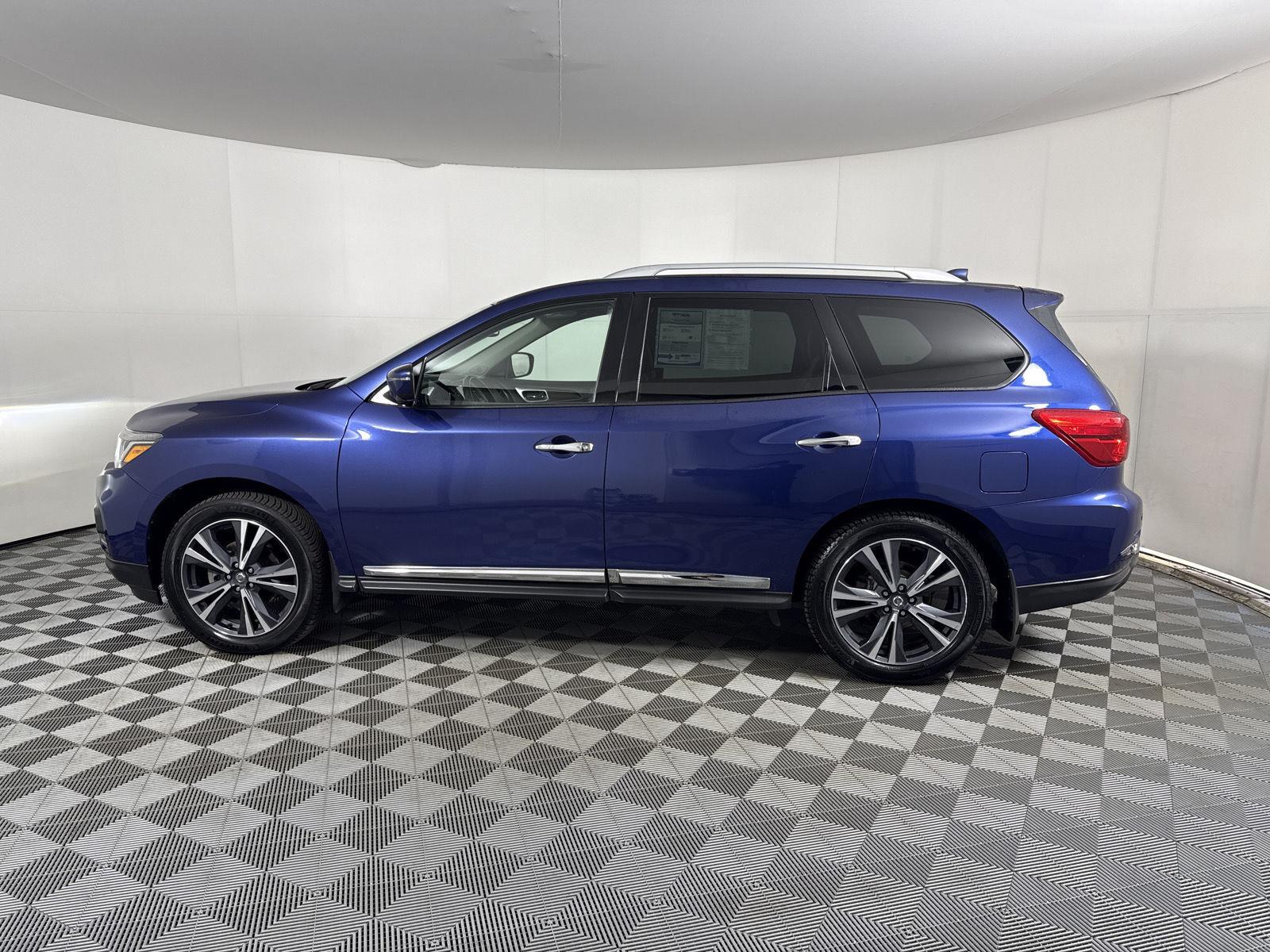 Used 2019 Caspian Blue Metallic Nissan Platinum image 4