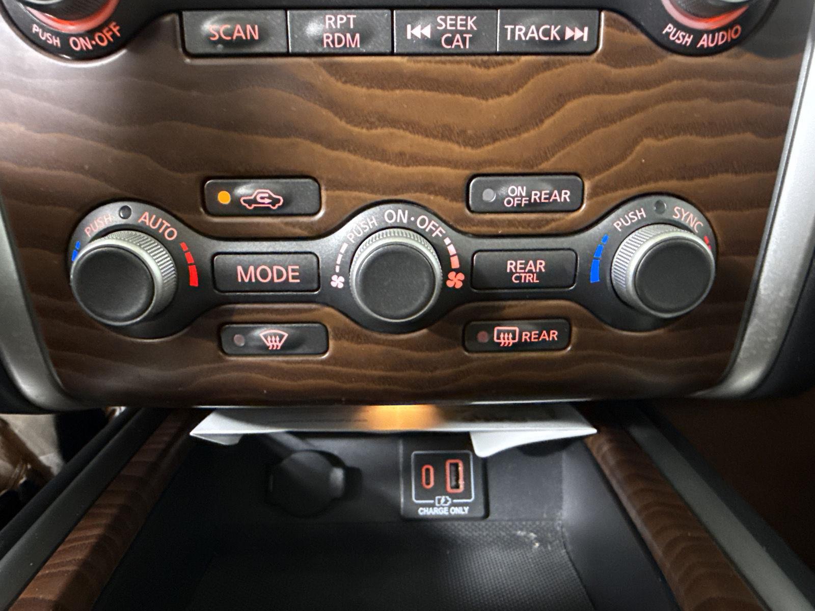Used 2019 Caspian Blue Metallic Nissan Platinum image 23